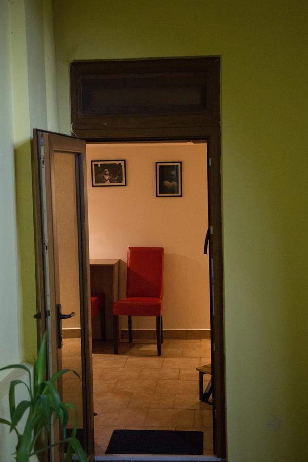 Downtown Studio Oradea Buitenkant foto